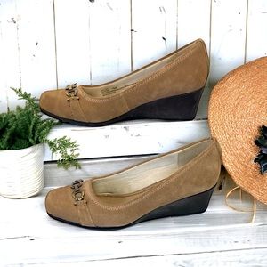 LifeStride Women's Ideal Slip On Wedges